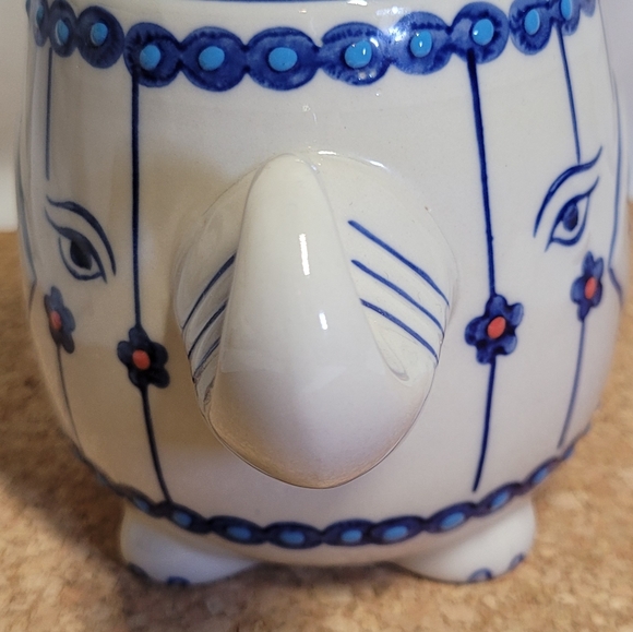 Yokohama Studio Elephant 16oz mug coffee, tea or plant hand painted Large 3D - Picture 4 of 10